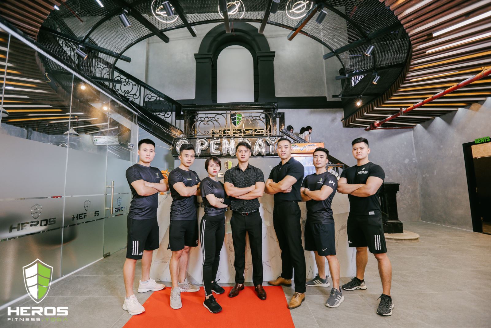 Dàn huấn luyện viên chuyên nghiệp tại Heros